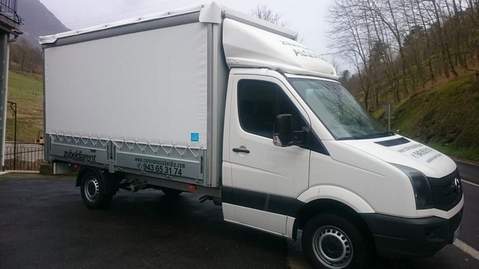 Furgón de carga Volkswagen Crafter caja abierta con toldo