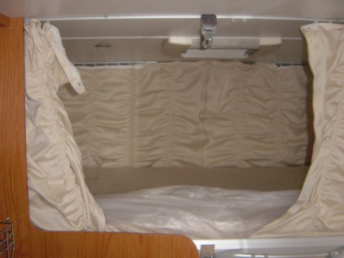 Autocaravana de 4 plazas Blucamp Sky 220 Autocaravana de 4 plazas Blucamp Sky 220