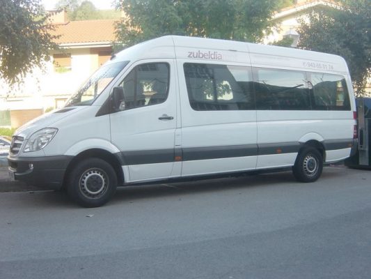 Minibús Mercedes Sprinter con 9 literas Minibús Mercedes Sprinter con 9 literas