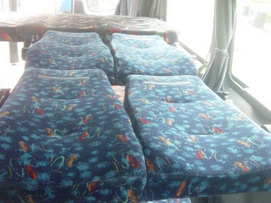 Minibús Mercedes Sprinter con 9 literas Minibús Mercedes Sprinter con 9 literas