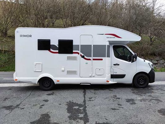 Autocaravana capuchina Rimor Kayak Camp 5